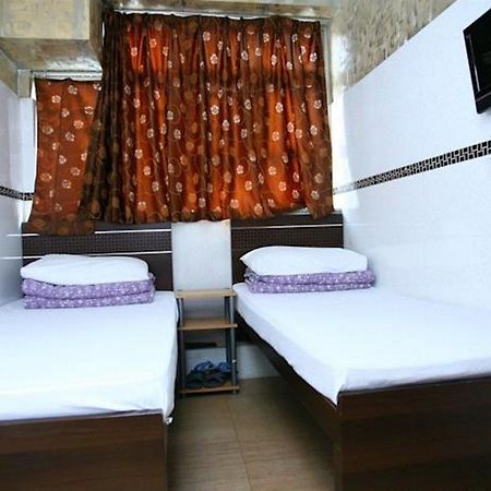 H K Commercial Inn Цзюлун Экстерьер фото